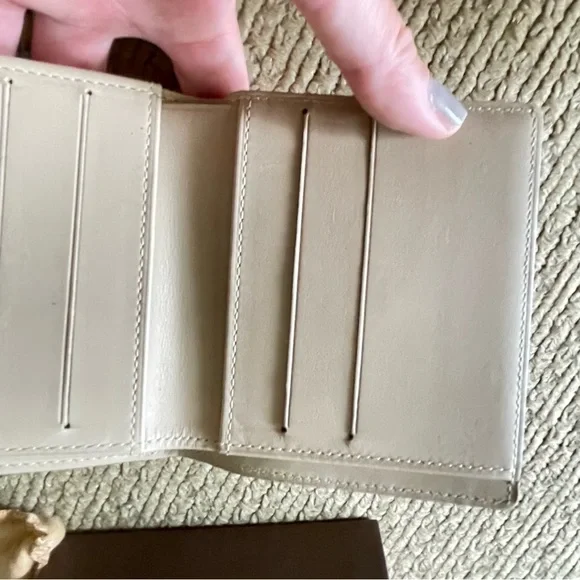 Louis Vuitton Porte Monnaie Bi-fold Wallet M91167 Monogram Vernis Beige